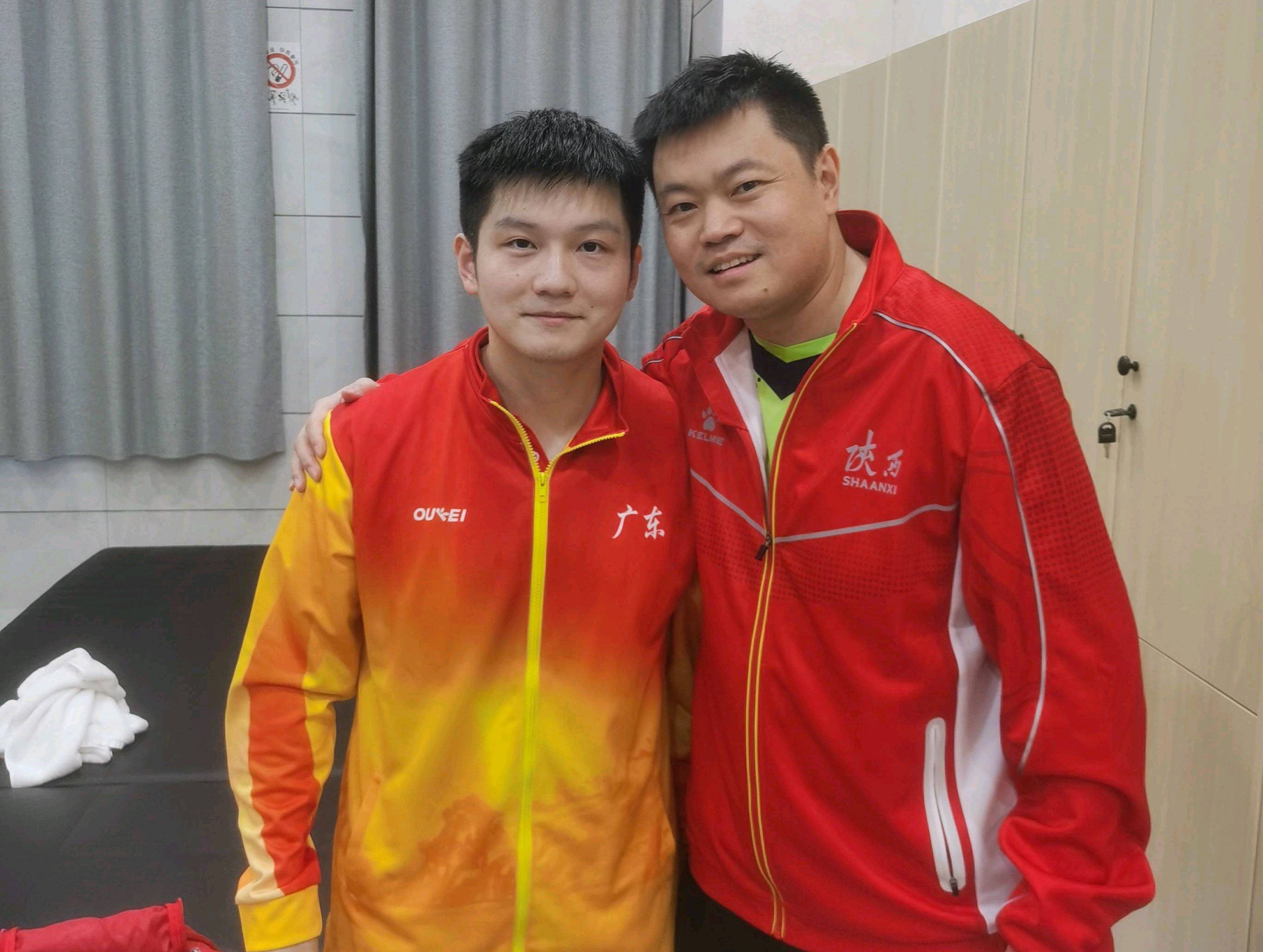 关于技高一筹的球队轻松取胜，表现出色的信息