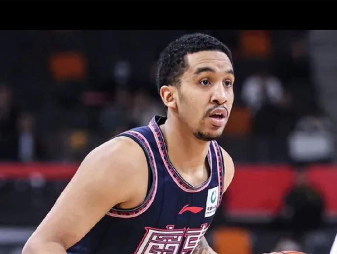 关于那不勒斯教练组拟定新战术，期待突破的信息