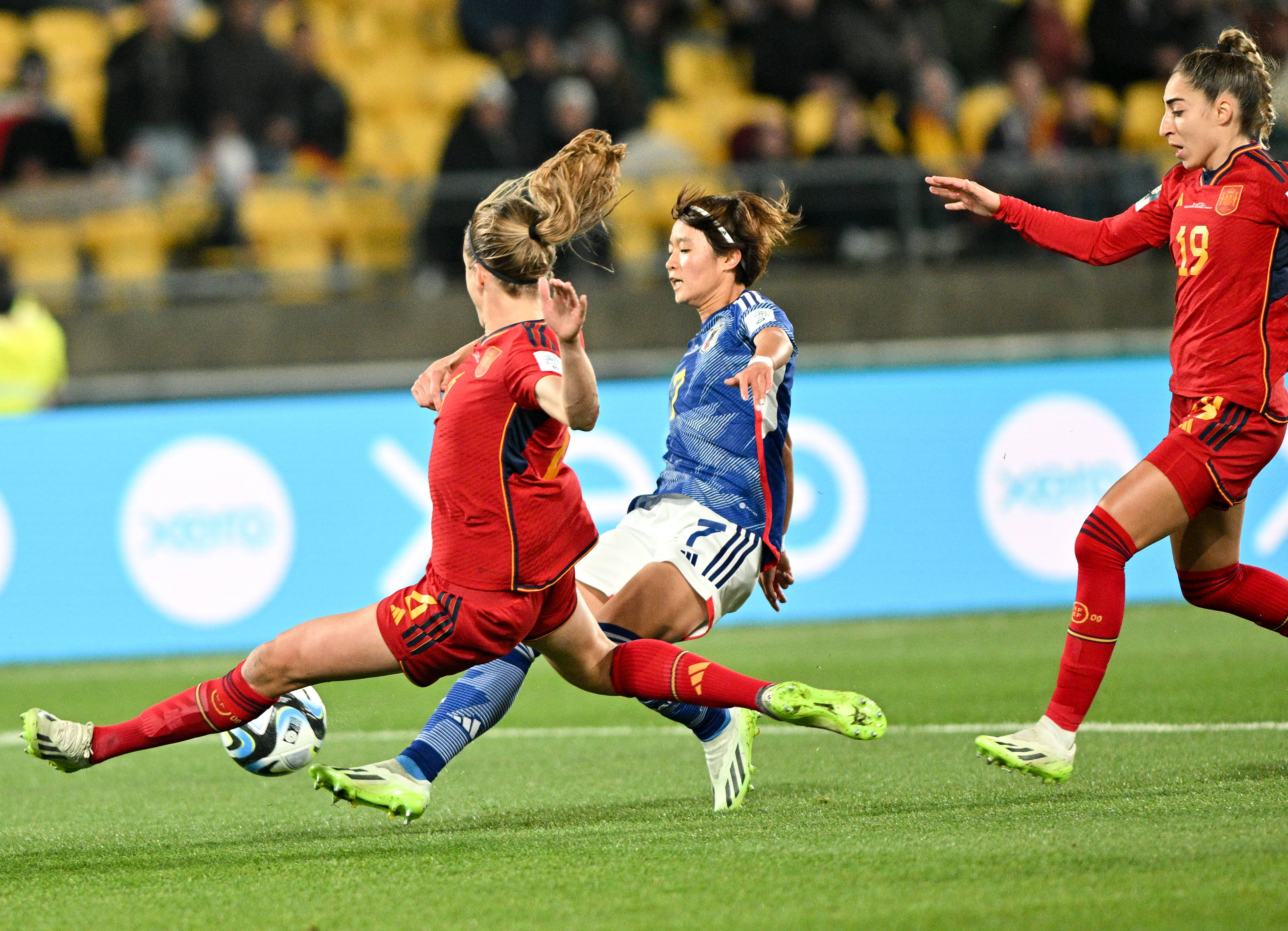 西班牙女足队员赛场表现惊艳 西班牙女足队员赛场表现惊艳