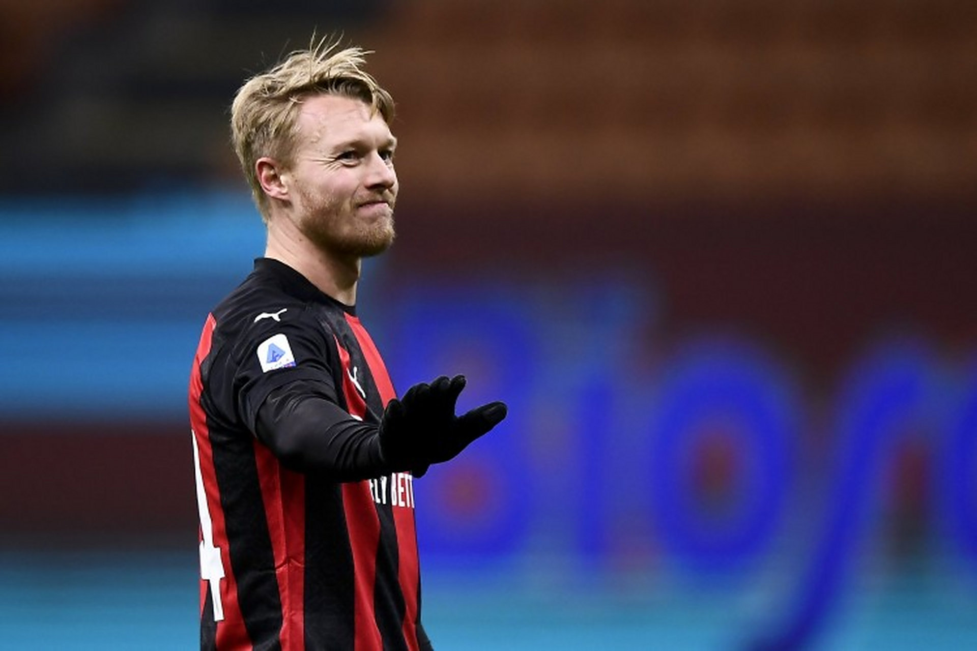 包含AC米兰磐石后防线横扫对手，稳固防线成就辉煌的词条