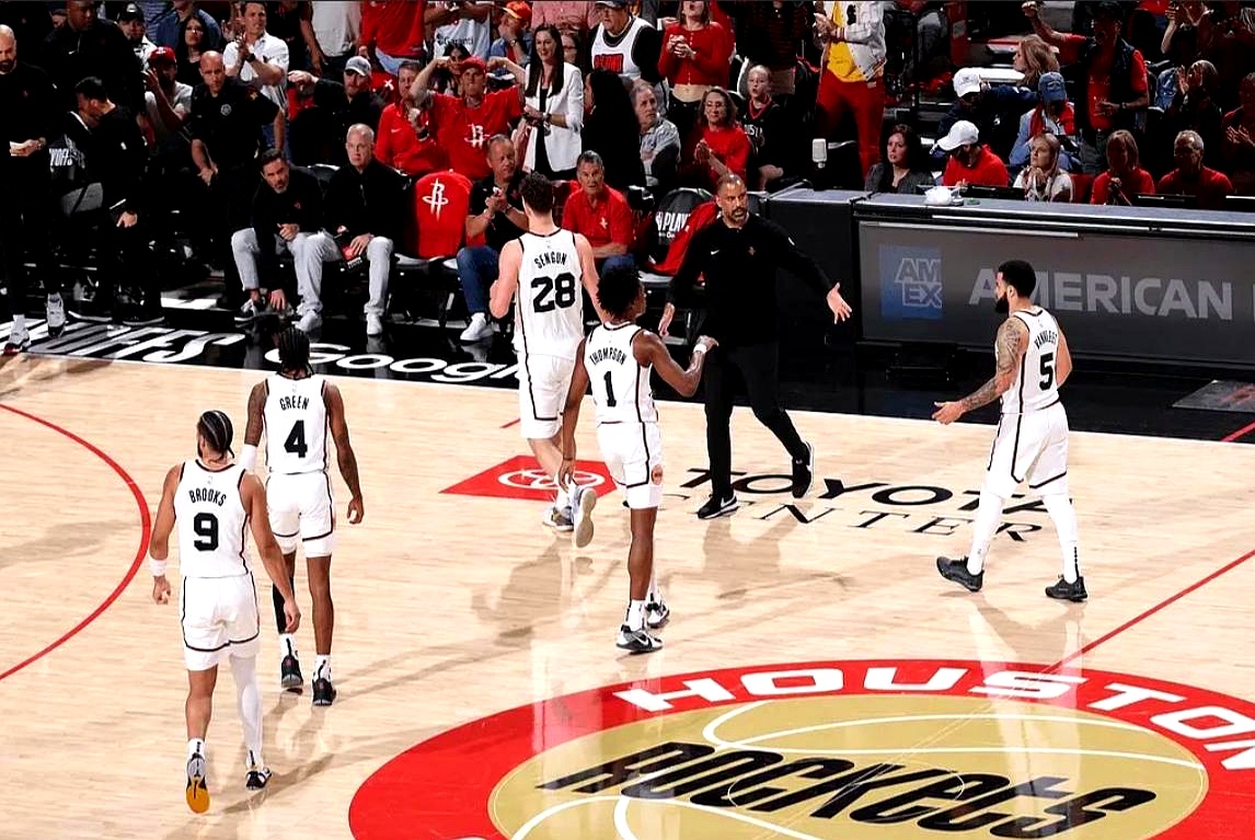 勇士不敌火箭，汤普森缺阵影响大