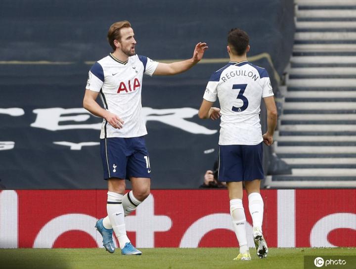 包含热刺客场战胜伯恩利，重返积分榜前四的词条