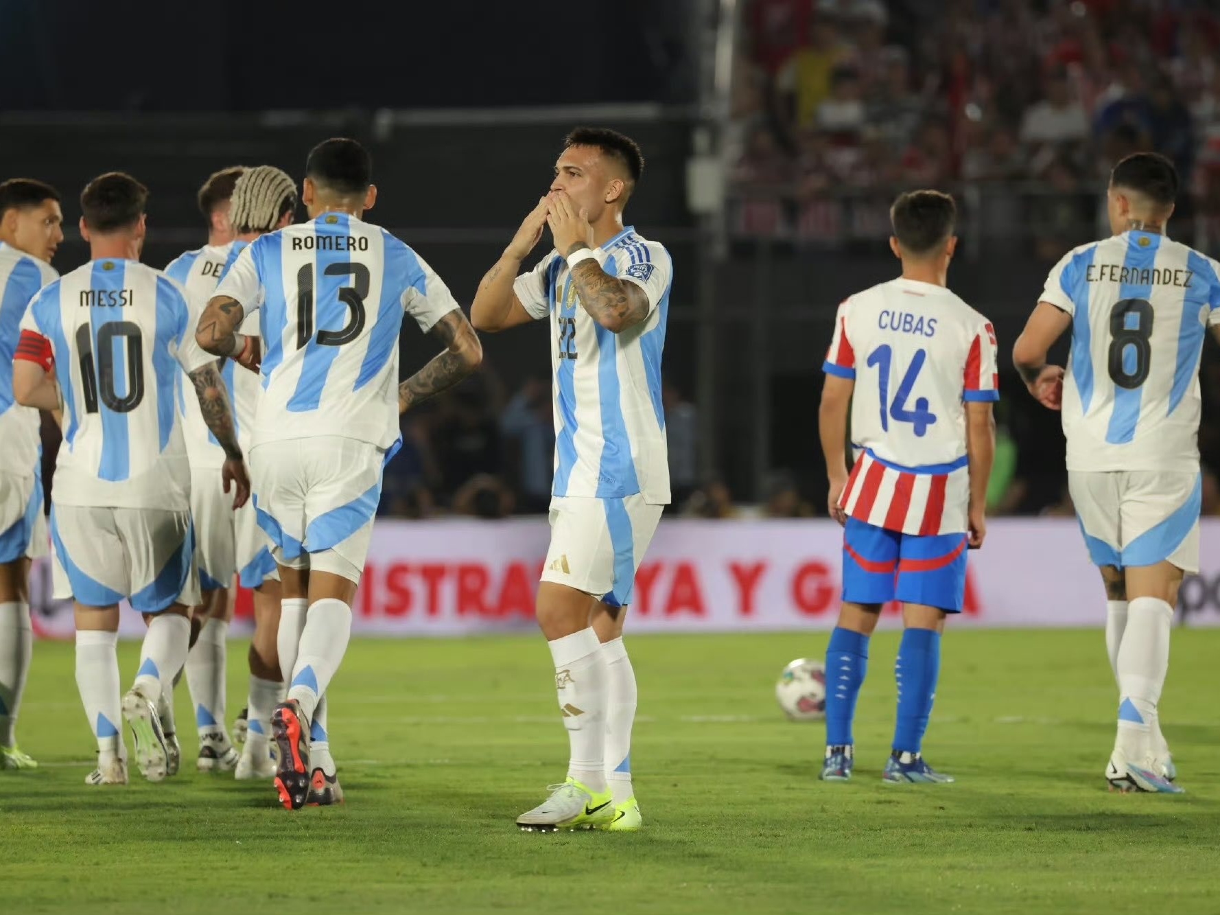 包含南美洲足球联赛实况：多项比赛深受关注的词条