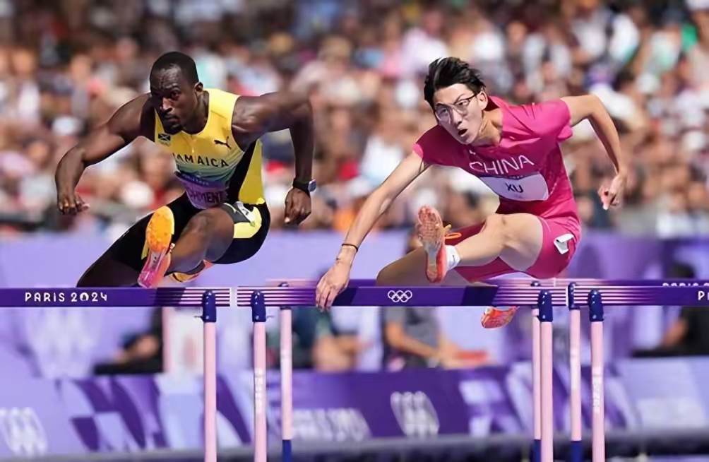 关于体育盛事：球队在比赛中冲刺到终点的信息