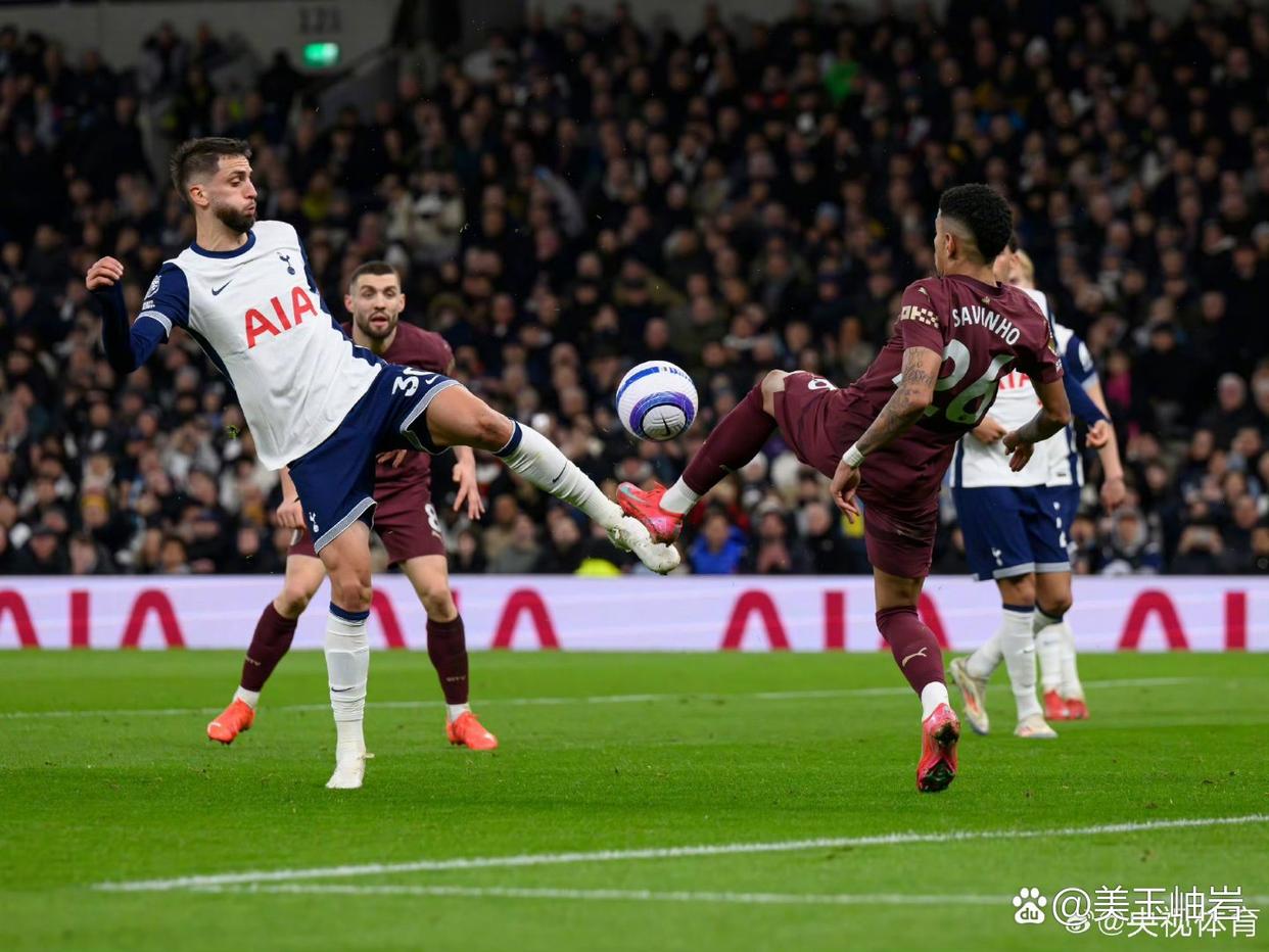 曼城客场大胜，梅开二度，三连胜助力登顶的简单介绍