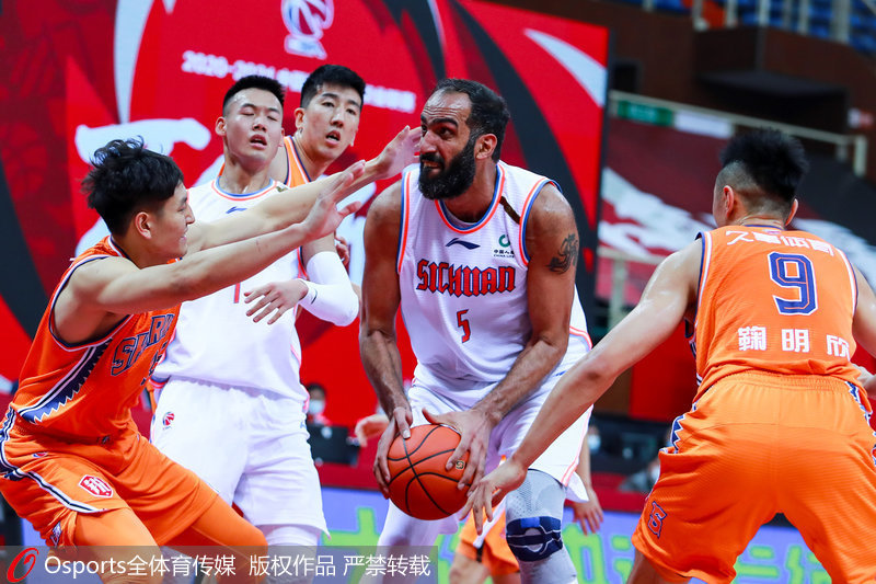 四川队遭受挫折，需调整状态