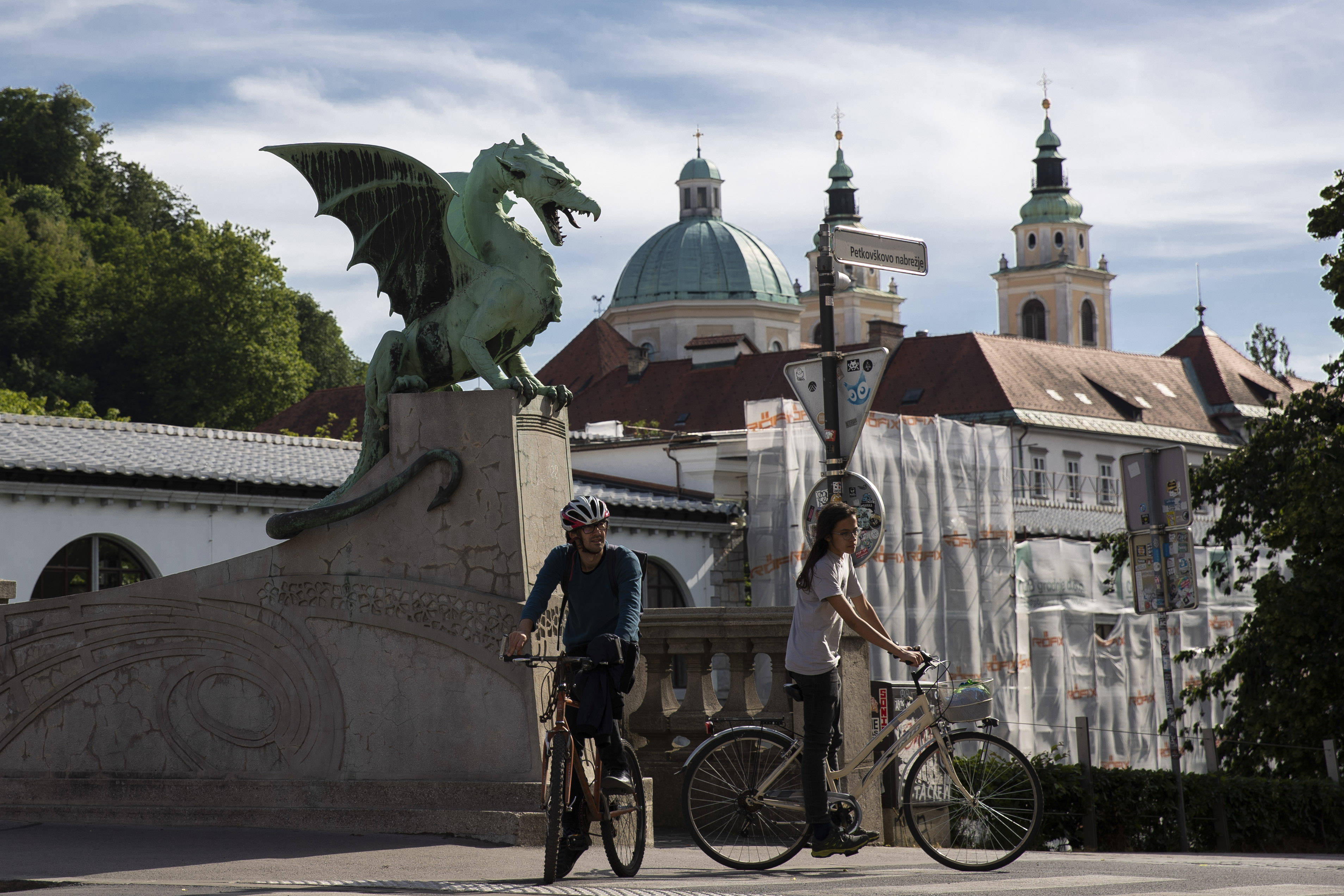 包含斯洛文尼亚队遭遇败局,陷入困境的词条 包含斯洛文尼亚队遭遇败局,陷入困境的词条