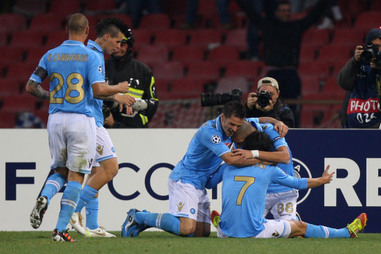 aoa体育体育在线-意大利国家队虐杀对手，晋级欧洲预选赛半决赛